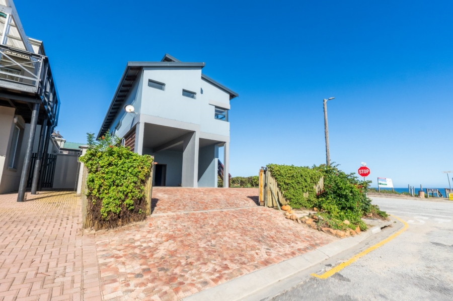 4 Bedroom Property for Sale in Kleinkrantz Western Cape